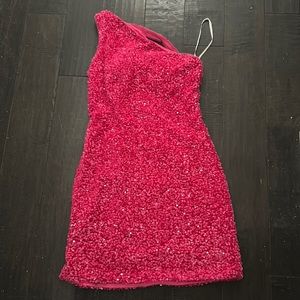 beautiful homecoming or fancy dress! the back is ver flattering on!